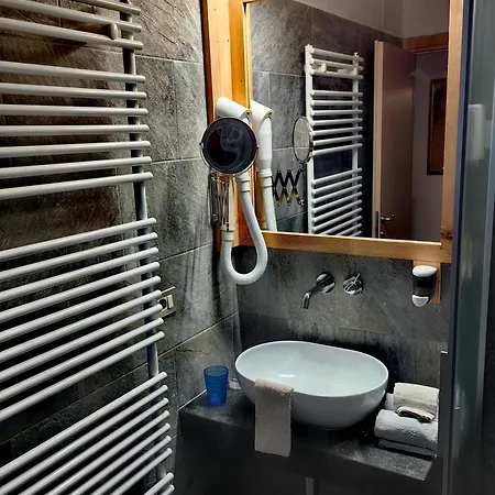 Ciamol Hotel